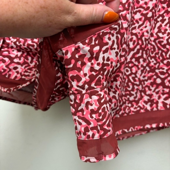 Athleta Mesh Racer Run High Rise 3" Shorts Large - Picture 7 of 12